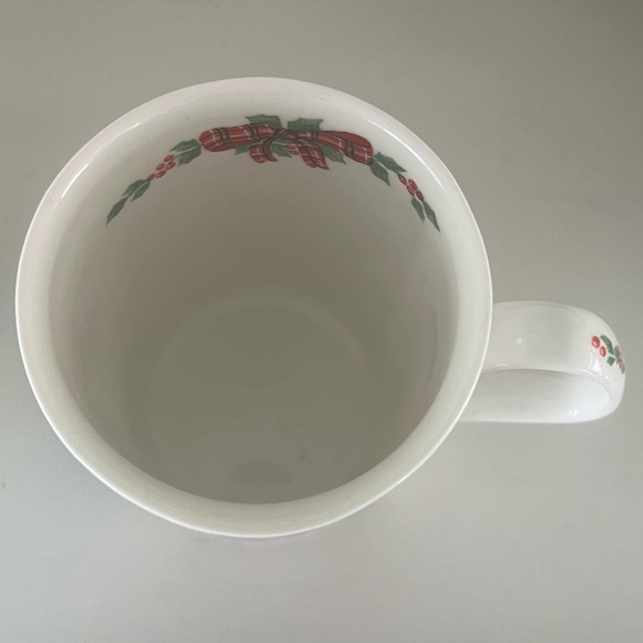 Vintage Fine Bone China Christmas Time Mug, Roy Kirkham - Picture 6 of 7